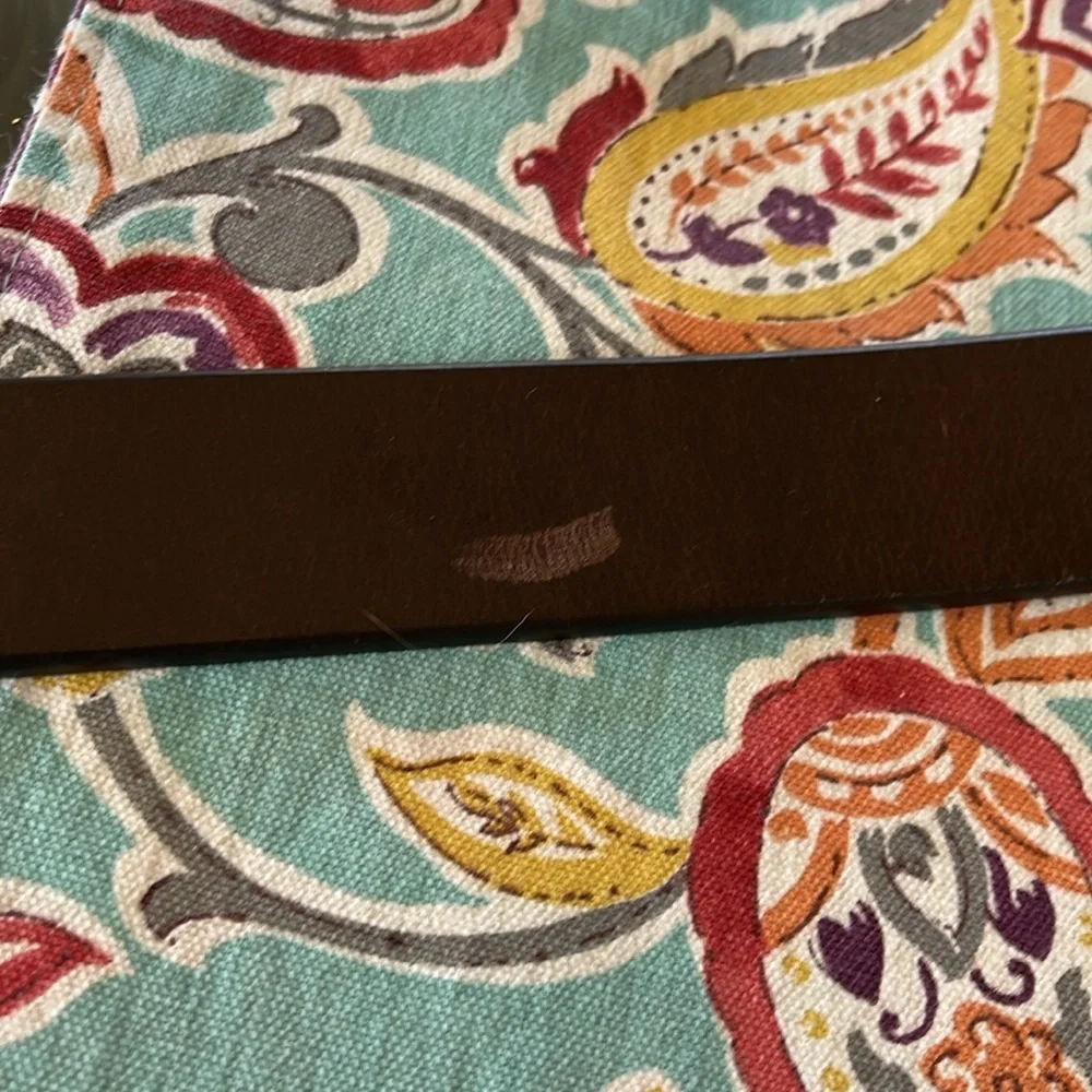 Wrangler Men’s Brown Leather Belt with leather detail on buckle. 32